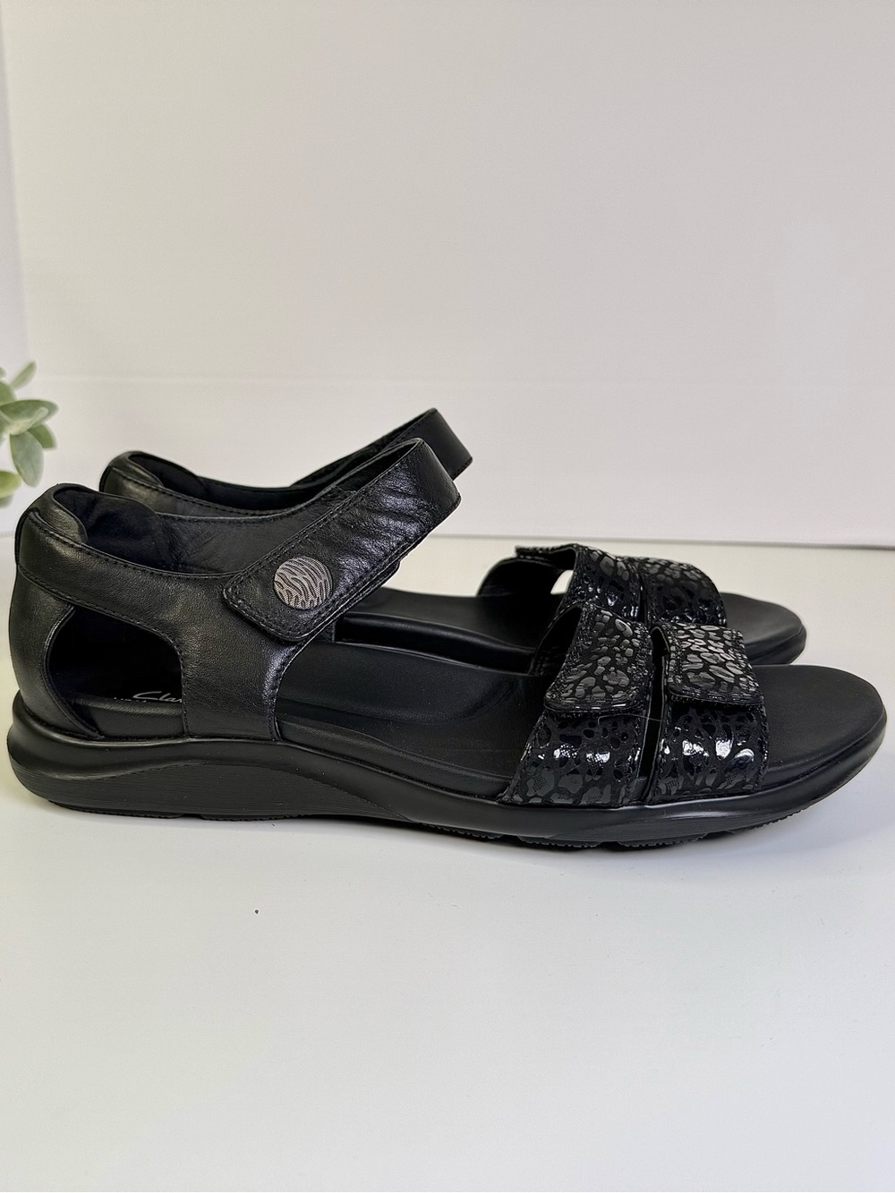 Clarks Women's Kylyn Strap Sandals Black Combi Sporty Walking Shoes Size 10 Wide